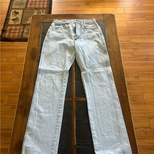 Cute Women’s Wrangler jeans.